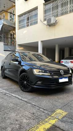 VOLKSWAGEN JETTA 1.4 16V TSI COMFORTLINE GASOLINA 4P TIPTRONIC VOLKSWAGEN JETTA 1.4 16V TSI COMFORTLINE GASOLINA 4P TIPTRONIC